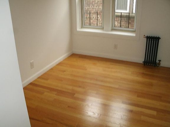 4th image of 299 Rockaway Pkwy