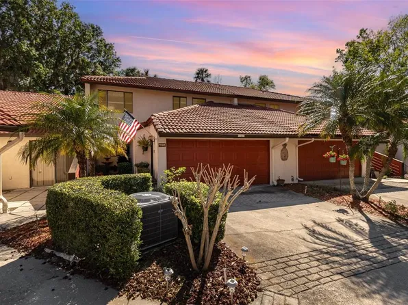 702 Clusterwood Dr, Yalaha, FL 34797