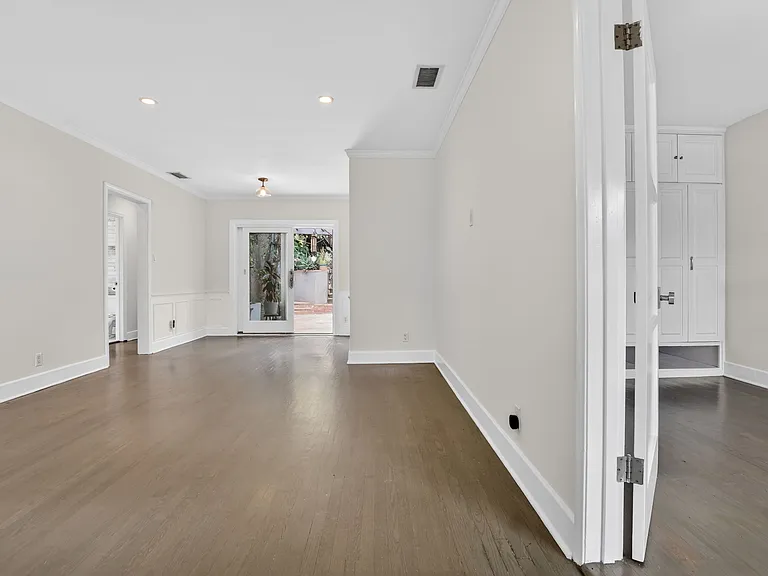 408 Kendall Ave — Photo 3