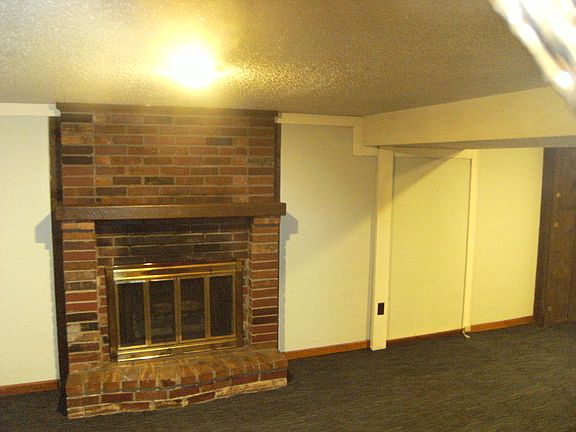 3rd image of 9715 Hillcrest Rd #9715