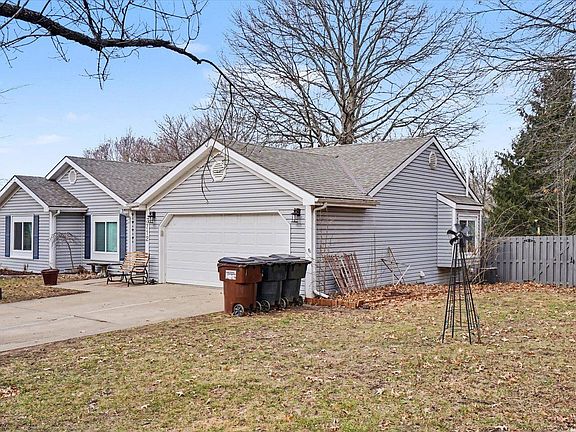 3rd image of 3712 Trail Rd