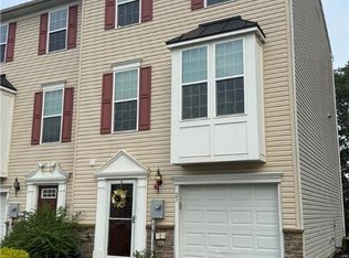 23 Yellow Rose Ln, Easton, PA 18045