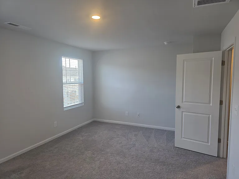 415 Deercroft Dr — Photo 16