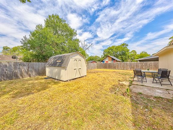 4th image of 530 Coolwood Drive