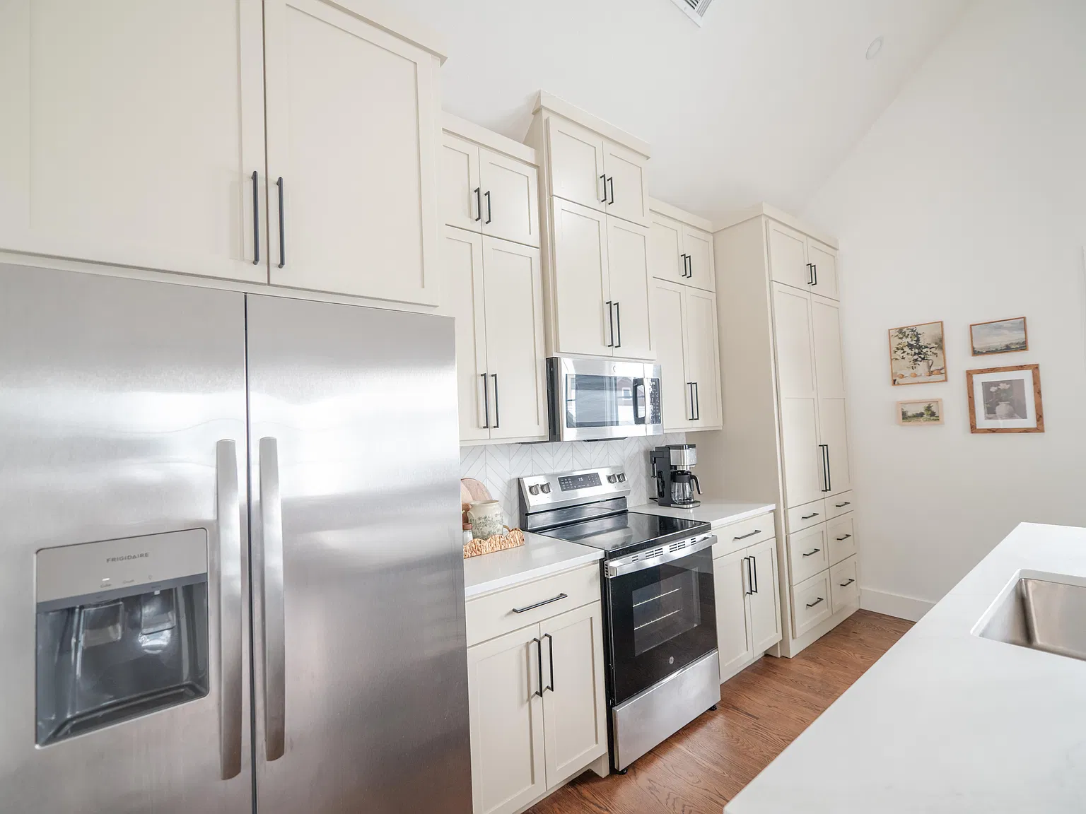 1 bed, 607 sqft, $1,850 — Photo 2