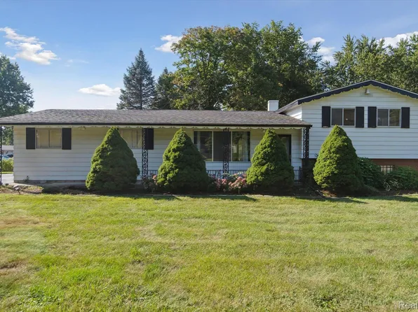 3339 Hillview Ave, Flint, MI 48504