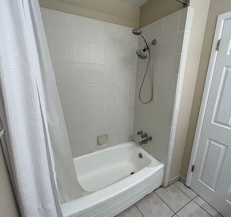 757 W Maple Rd, photo 14