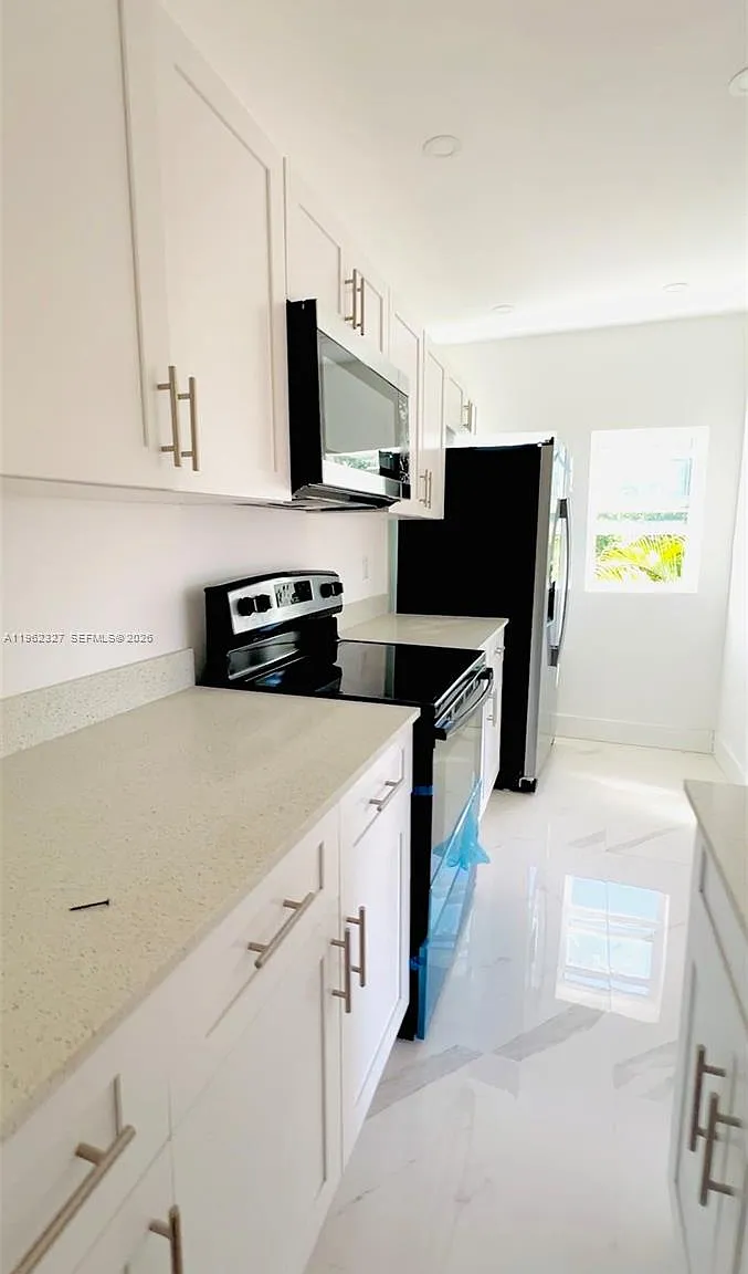 1015 S 17th Ave — Photo 4