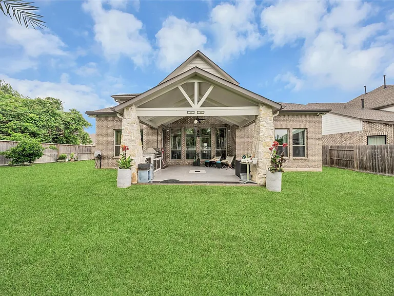8826 Forest Side Dr — Photo 33