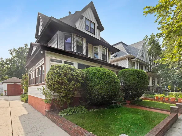 564 E 23rd St, Brooklyn, NY 11210