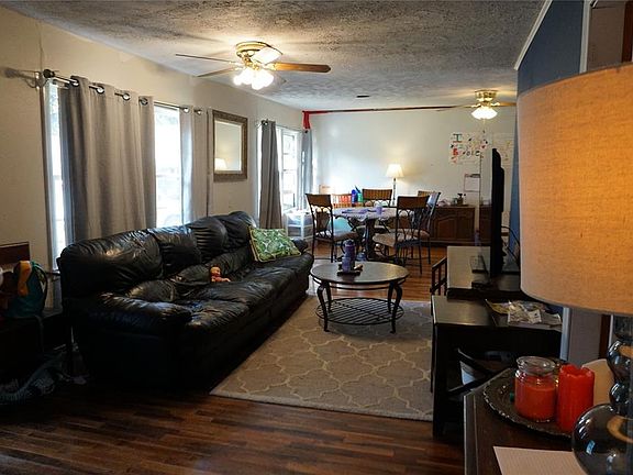 3rd image of 4727 Bland St