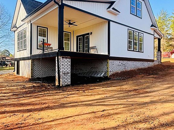 3rd image of 15678 Silver Rd