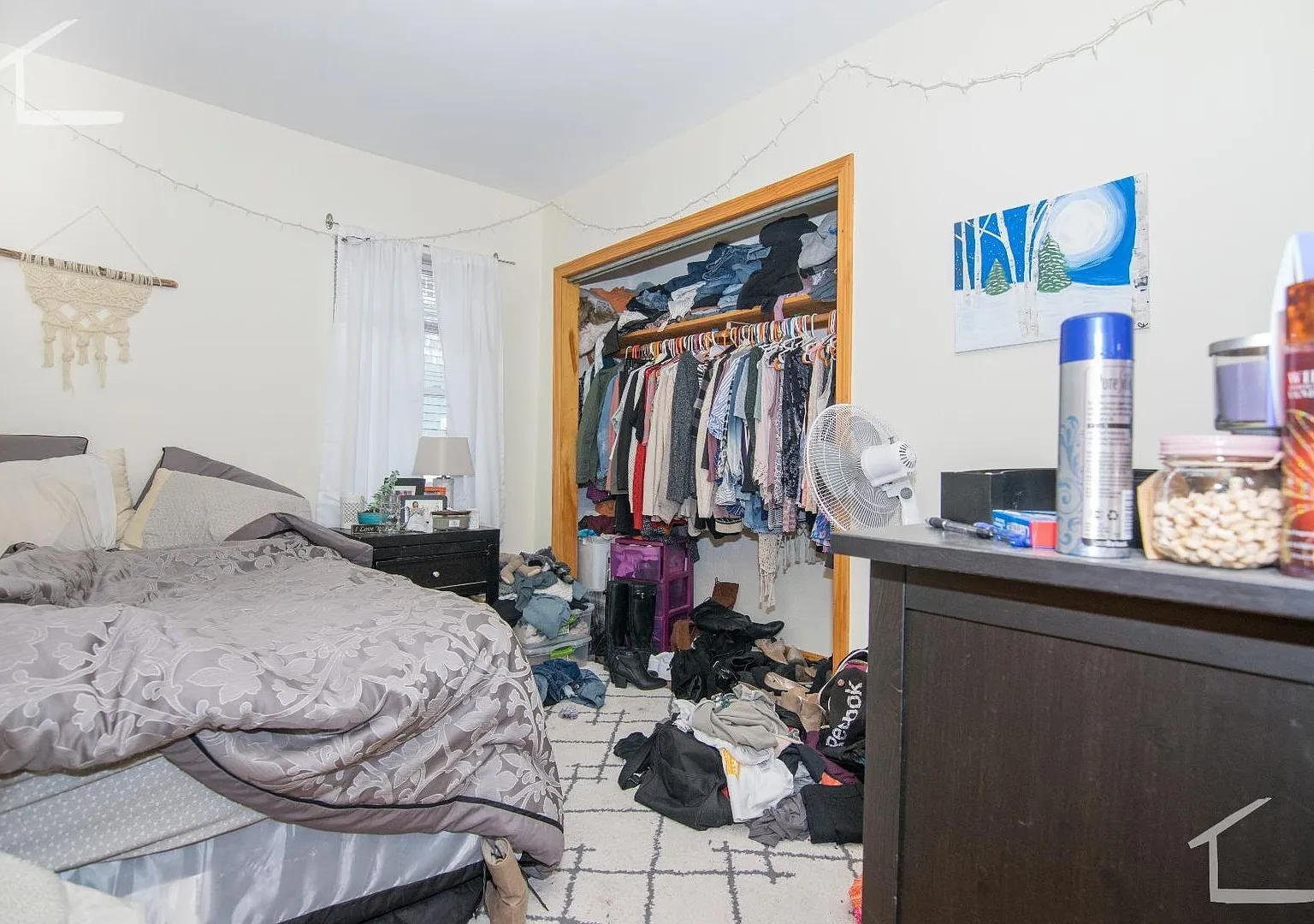 Available 6/1! Fantastic Brighton 1-bed/1-bath apartment — Photo 3