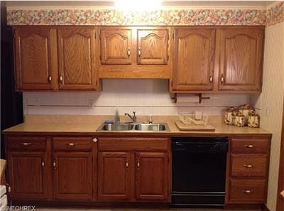 4th image of 22 Lakeview Dr