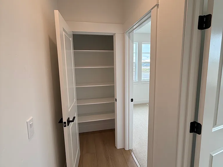 1481 N Burnam Ave — Photo 21