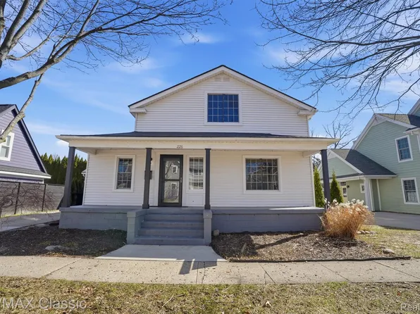 226 Hickory St, Milford, MI 48381