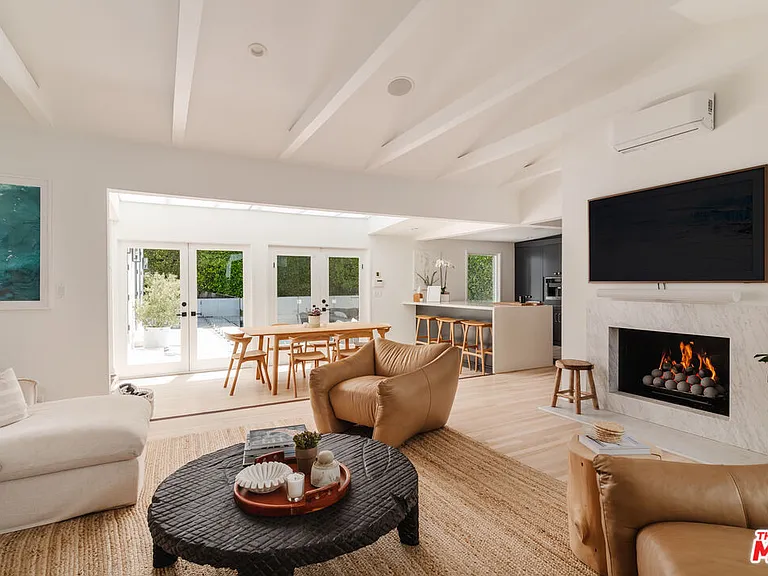712 San Lorenzo St — Photo 2