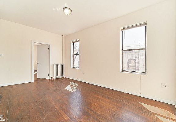 3rd image of 720 W 181st St APT 54