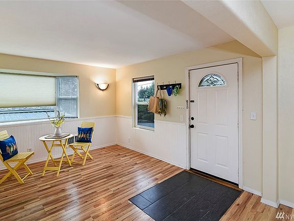 2nd image of 473 NE Eliason St