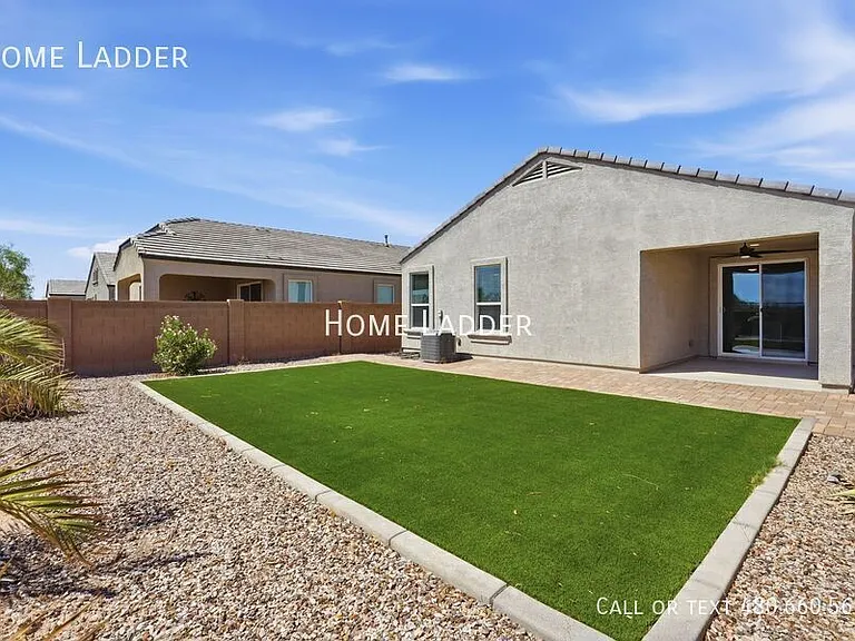 2713 N Camden Dr — Photo 25