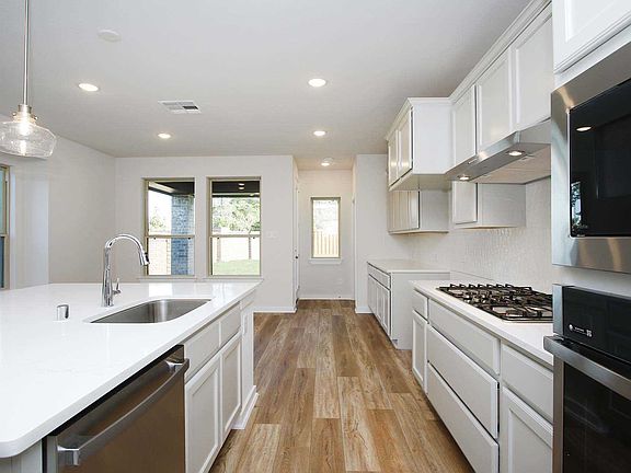 5th image of 8065 Whisper Grove Dr