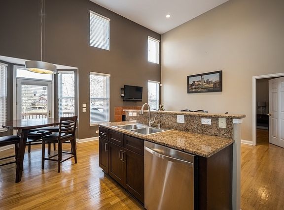 4th image of 4126 Bordeaux Dr #4126