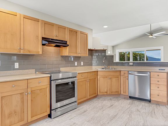 3rd image of 67-1297 Puaena St
