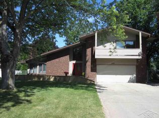 9494 Seagreen Dr, Saginaw, MI 48609