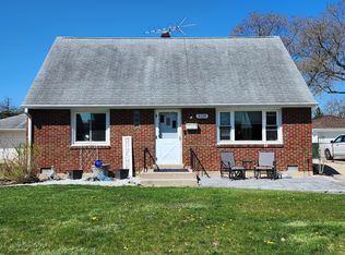 8028 Merrimac Ave, Burbank, IL 60459