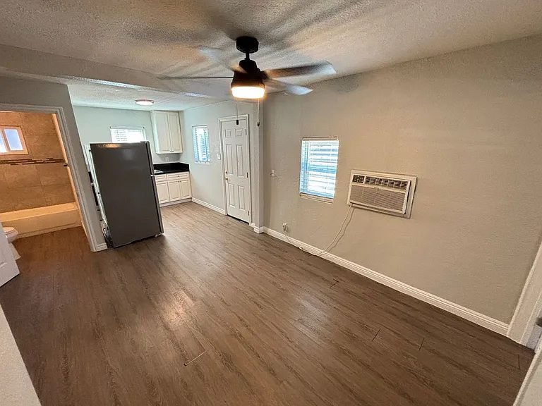 1101 Stewart Ave — Photo 5