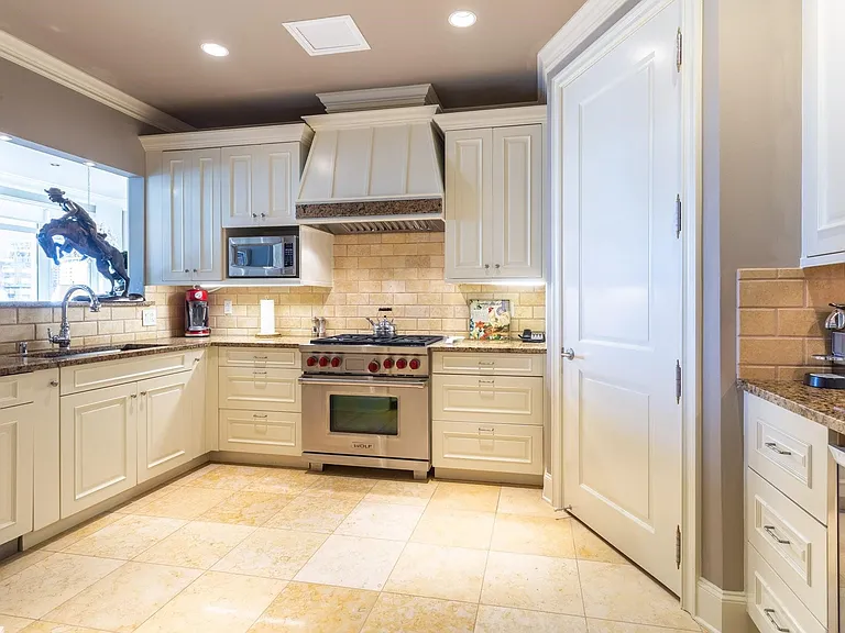 2525 N Pearl St #1105 — Photo 9