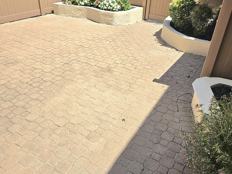 624 Thoreau Ln — Photo 27