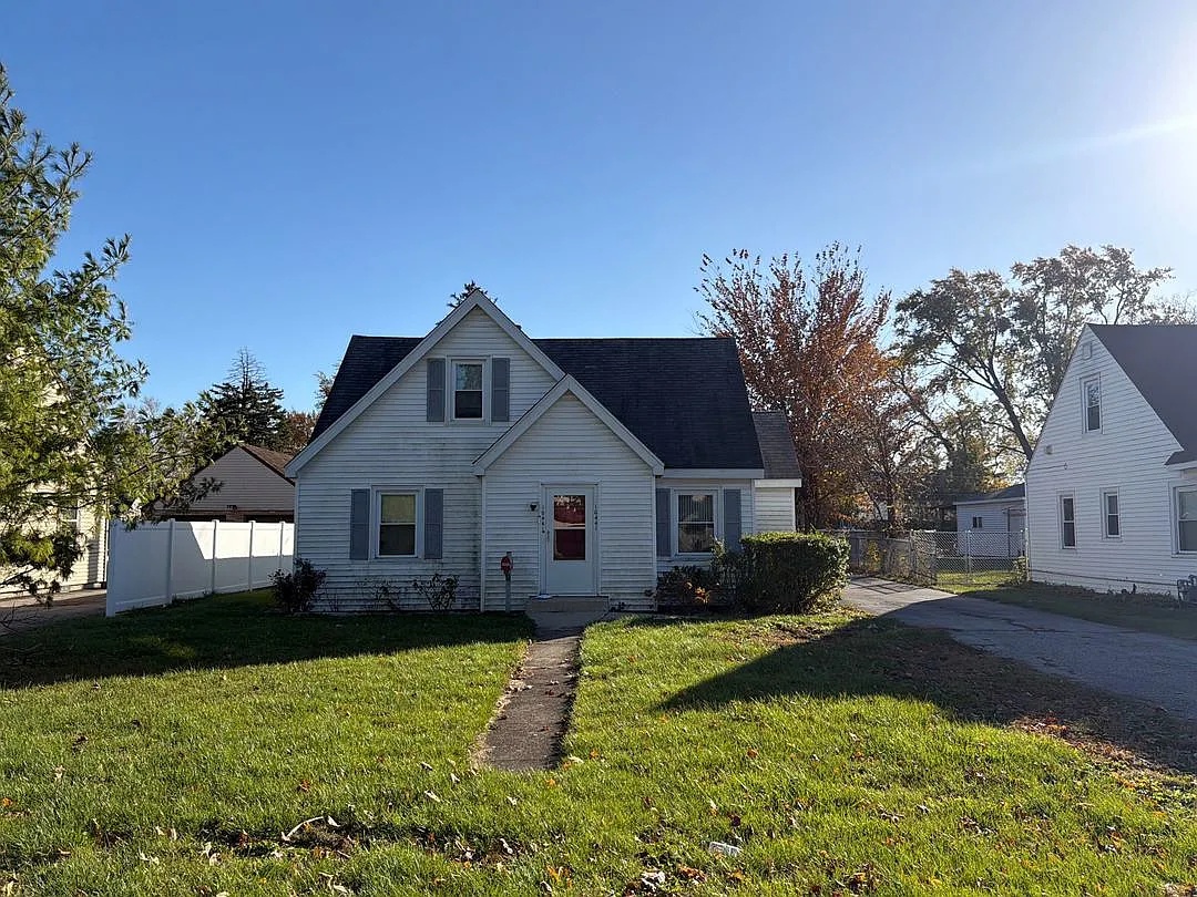 10441 W Palmer Ave photo 1