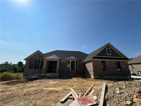 613 Christopher Dr, Centerville, OH 45458