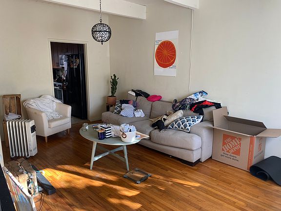 LIVING ROOM - PHOTO 2