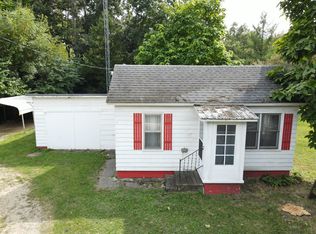 523 White Oak Rd, Lawton, MI 49065