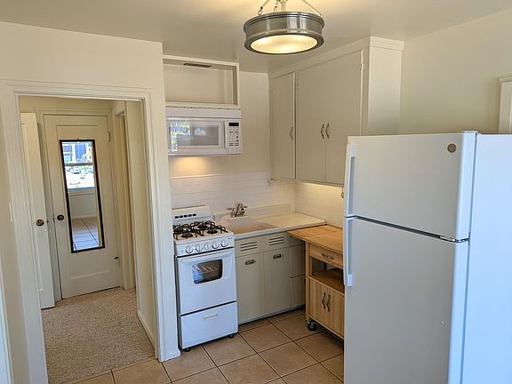 3rd image of 306 Cliff St #17