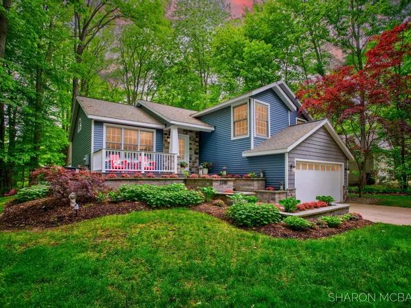 3348 Clearview Ln, Saugatuck, MI 49453