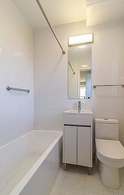 3rd image of 166 W 75th St #113