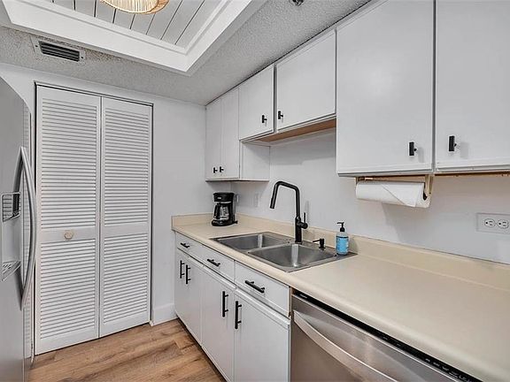 5th image of 1440 Ocean Blvd Unit 437
