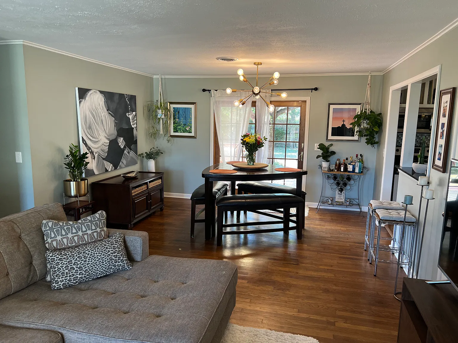 3 bed, 1.5 bath, 1280 sqft, $1,650 — Photo 2