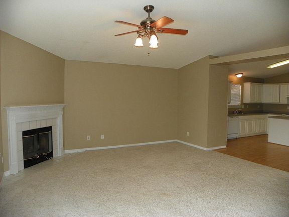 4th image of 2084 Sequoia Cir