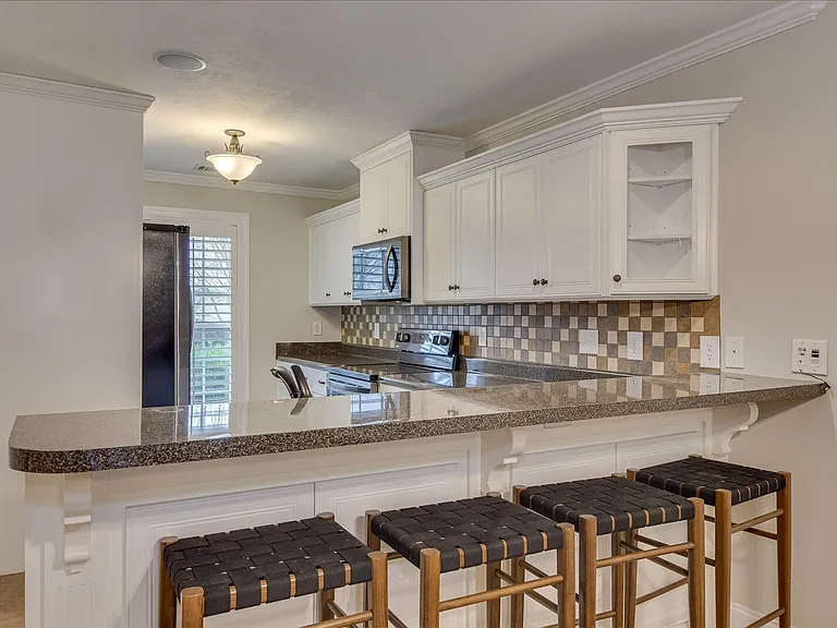 115 Redglobe St — Photo 14