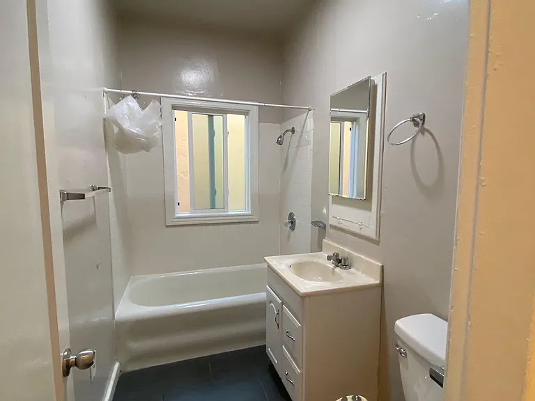 648 Alcatraz Ave #101 — Photo 8