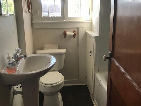 3rd image of 3825 Bristol Ave