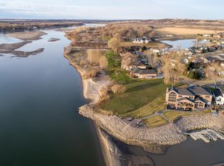 4920 Harbor Trl SE, Mandan, ND 58554