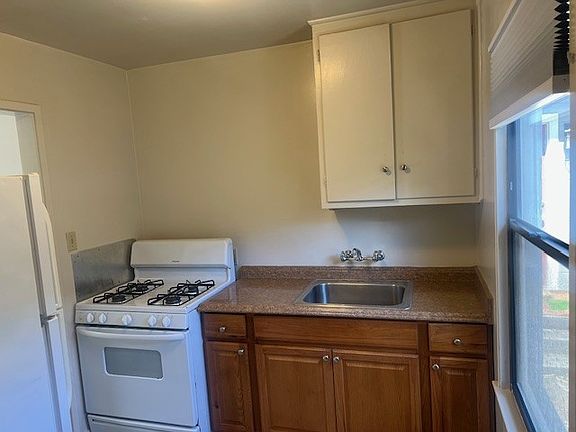 2nd image of 225 Grove Acre Ave #6