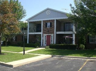 949 Golf Course Rd APT 5, Crystal Lake, IL 60014