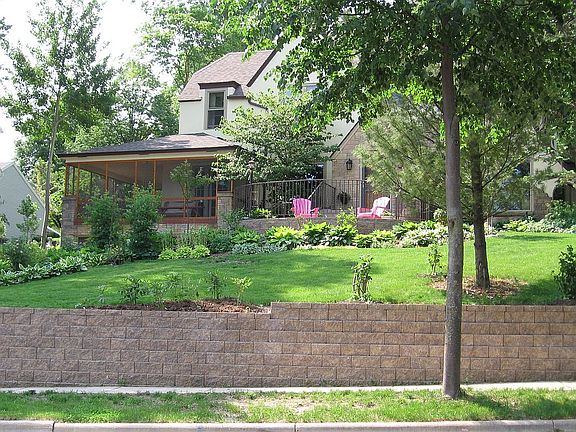 2nd image of 315 Lake Park Blvd