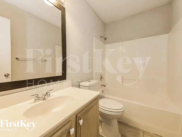 1395 Stewart Dr — Photo 17